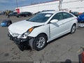2011 Hyundai Sonata — photo 2 of 17 | VIN 5NPEB4AC0BH252983