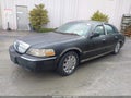 2004 Lincoln Town Car — photo 2 of 12 | VIN 1LNHM83W64Y657300