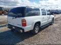 2003 Chevrolet Suburban 1500 — photo 4 of 12 | VIN 1GNEC16ZX3R257554