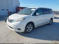 2012 Toyota Sienna — photo 2 of 16 | VIN 5TDKA3DC5CS014604