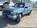 Photo 2 of 11 — 1999 Jeep Cherokee