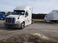 Photo 2 of 22 — 2018 Freightliner Cascadia 125