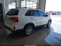 2015 Kia Sorento — photo 4 of 10 | VIN 5XYKTDA71FG659131
