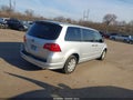 Photo 4 of 12 — 2011 Volkswagen Routan
