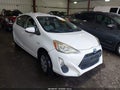 2016 Toyota Prius C — photo 1 of 17 | VIN JTDKDTB37G1120808