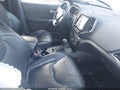 Photo 5 of 16 — 2019 Jeep Cherokee