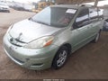 Photo 2 of 11 — 2009 Toyota Sienna