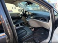 Photo 5 of 12 — 2022 Chrysler Pacifica