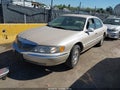 Photo 2 of 11 — 2001 Lincoln Continental