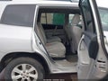 Photo 8 of 18 — 2011 Toyota Highlander