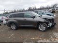 Photo 14 of 17 — 2014 Toyota Highlander