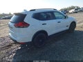 2017 Nissan Rogue — photo 4 of 11 | VIN 5N1AT2MT1HC758897