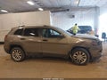Photo 13 of 16 — 2019 Jeep Cherokee