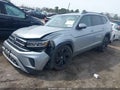 Photo 2 of 17 — 2022 Volkswagen Atlas