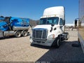 2016 Freightliner Cascadia 113 — photo 2 of 17 | VIN 1FUBGAD47GLGU8639