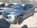Photo 2 of 16 — 2022 Mitsubishi Outlander
