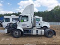 Photo 14 of 15 — 2019 Volvo VNR