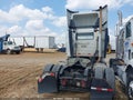 Photo 4 of 15 — 2019 Volvo VNR