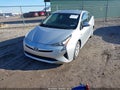 Photo 2 of 16 — 2016 Toyota Prius