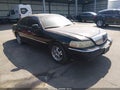2005 Lincoln Town Car — photo 1 of 11 | VIN 1LNHM82W05Y670675