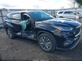 Photo 14 of 17 — 2021 Toyota Highlander