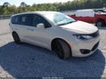 2019 Chrysler Pacifica — photo 1 of 16 | VIN 2C4RC1FG2KR593667