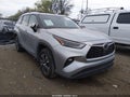 Photo 1 of 19 — 2022 Toyota Highlander
