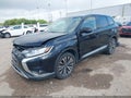 Photo 2 of 19 — 2019 Mitsubishi Outlander