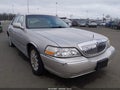 Photo 1 of 12 — 2006 Lincoln Town Car