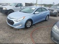 2011 Hyundai Sonata Hybrid — photo 2 of 11 | VIN KMHEC4A4XBA001509