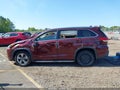 Photo 15 of 17 — 2017 Toyota Highlander