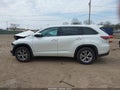 Photo 15 of 17 — 2016 Toyota Highlander