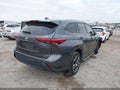 Photo 4 of 15 — 2022 Toyota Highlander