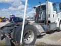 2014 International 8000-Series — photo 4 of 15 | VIN 1HSHWSNN8EH032633