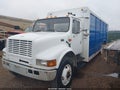 Photo 2 of 16 — 1999 International 4000-Series