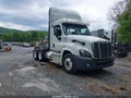 Photo 1 of 16 — 2018 Freightliner Cascadia 125