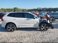 Photo 13 of 16 — 2022 Volvo XC60 Recharge