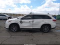 Photo 14 of 16 — 2019 Toyota Highlander