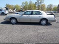 Photo 14 of 16 — 2004 Lincoln Town Car