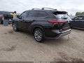 Photo 3 of 16 — 2021 Toyota Highlander Hybrid