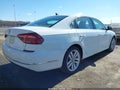 2017 Volkswagen Passat — photo 4 of 18 | VIN 1VWGT7A34HC062077