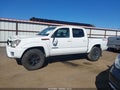 Photo 14 of 18 — 2015 Toyota Tacoma