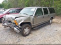 1999 GMC Suburban — photo 2 of 16 | VIN 3GKFK16R5XG550501