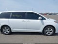 Photo 13 of 16 — 2012 Toyota Sienna