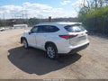 Photo 3 of 16 — 2023 Toyota Highlander