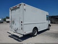 2000 Freightliner Chassis — photo 4 of 19 | VIN 4UZA4FA41YCG41549