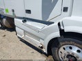 Photo 22 of 24 — 2018 Volvo VNL