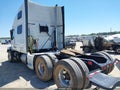 Photo 3 of 24 — 2018 Volvo VNL