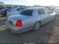 Photo 4 of 16 — 2005 Lincoln Town Car