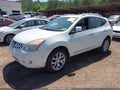 Photo 2 of 15 — 2011 Nissan Rogue